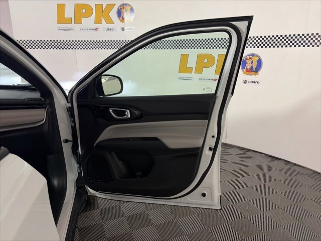 New 2026 Jeep Compass Limited image 16