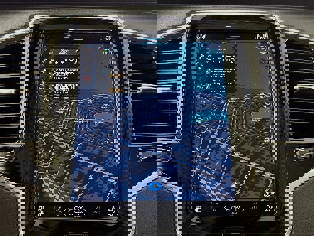 Certified 2024 Volvo XC90 T8 Plus image 13