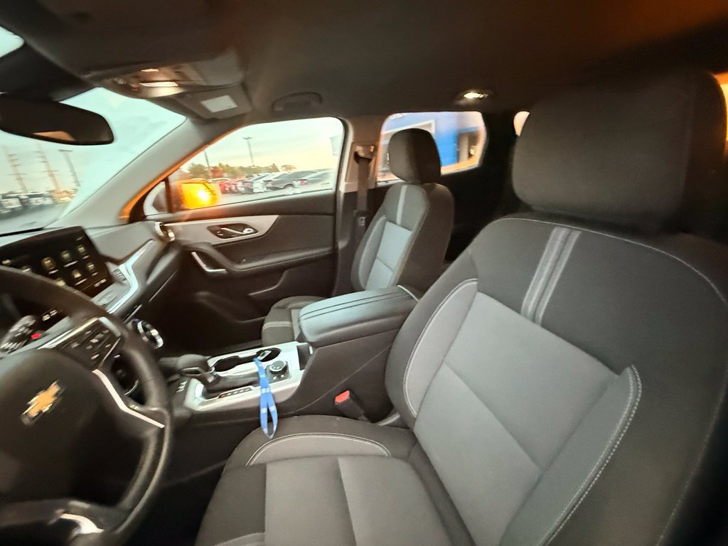 Used 2025 Chevrolet Blazer LT w/ Redline Edition FWD image 9