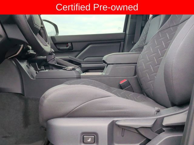 Certified 2025 Toyota Tacoma SR5 AWD/4WD image 11