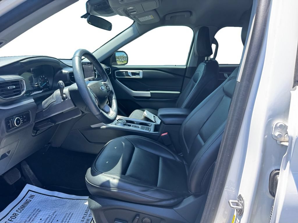 Certified 2023 Ford Explorer XLT w/ Equipment Group 202A RWD image 11