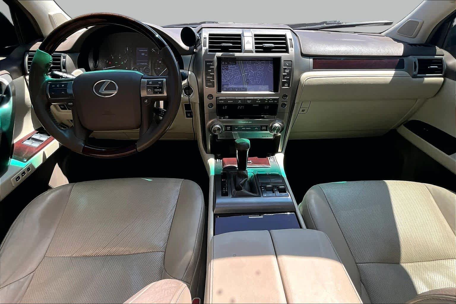 Used 2015 Lexus GX 460 w/ Premium Package AWD/4WD image 14