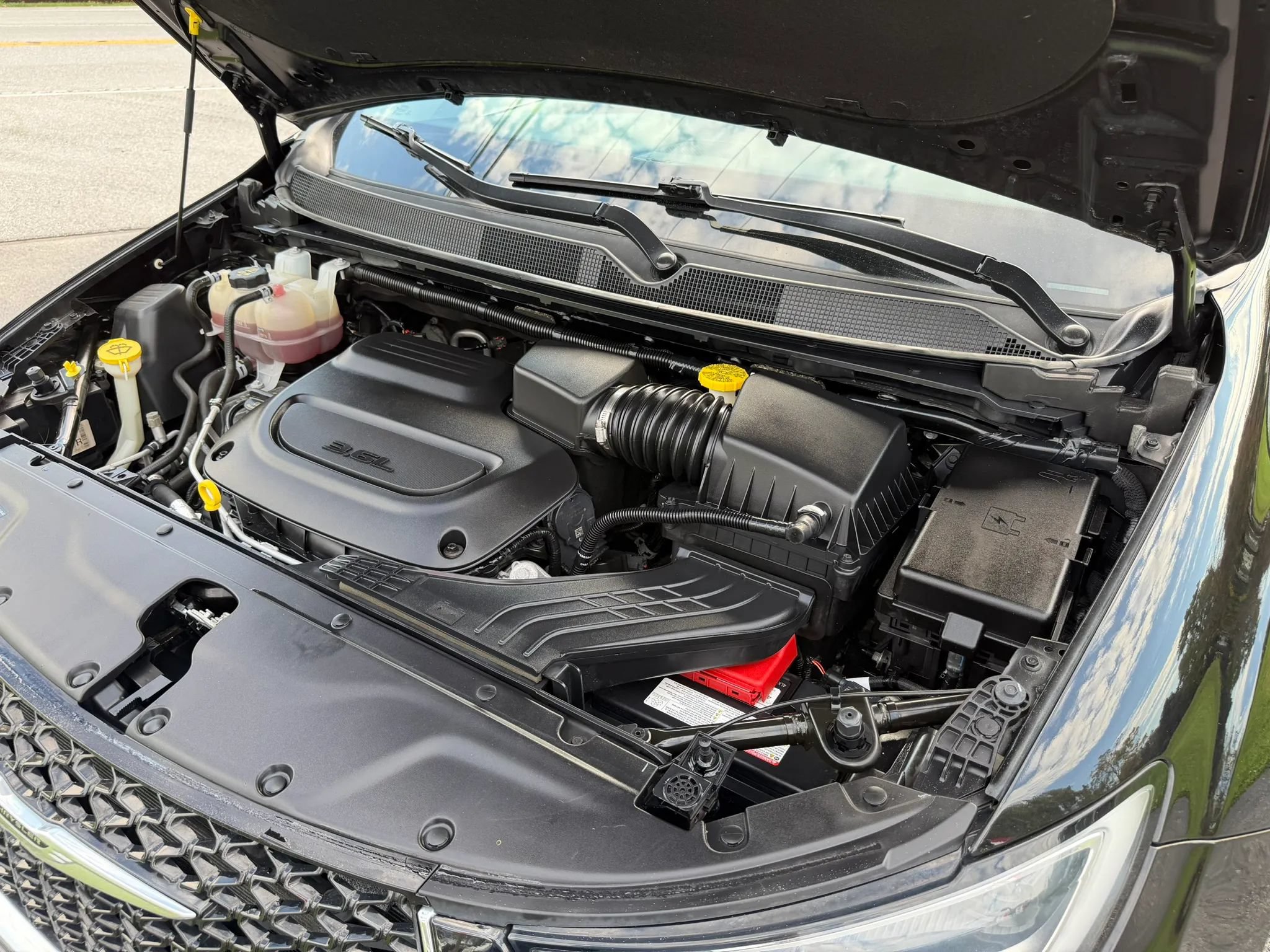 Used 2023 Chrysler Pacifica Touring-L FWD image 56