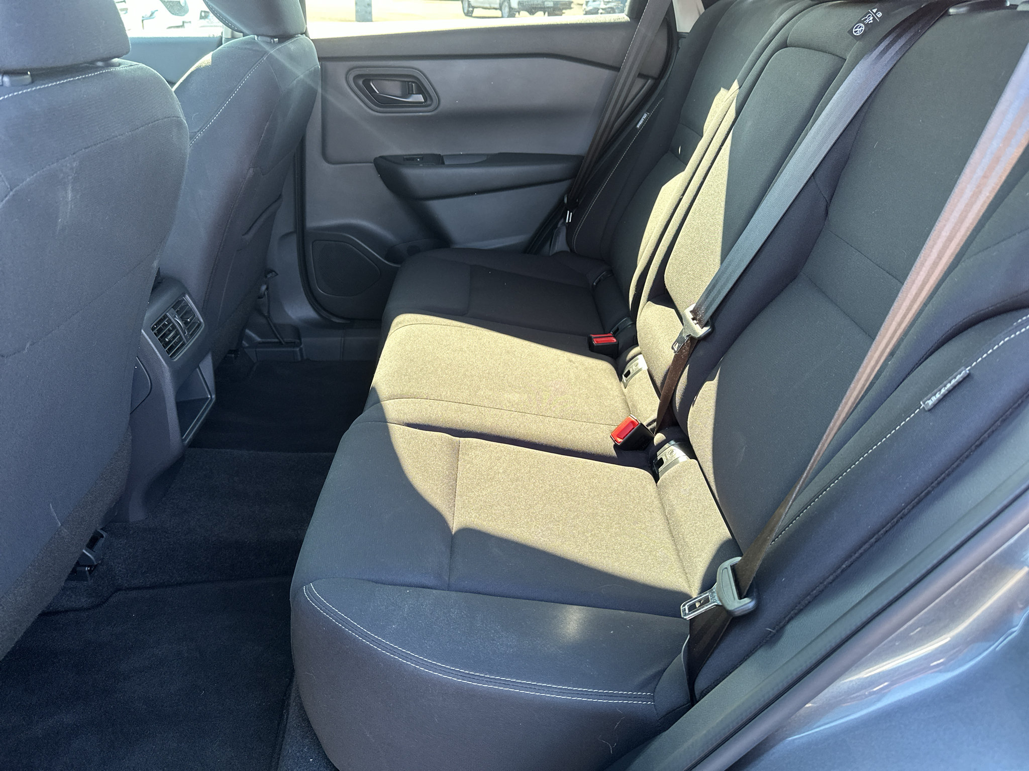 Used 2025 Nissan Rogue S AWD/4WD image 13