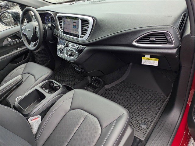 New 2026 Chrysler Pacifica Select image 27