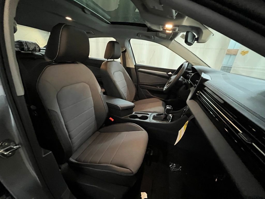 New 2026 Volkswagen Jetta SE FWD image 12