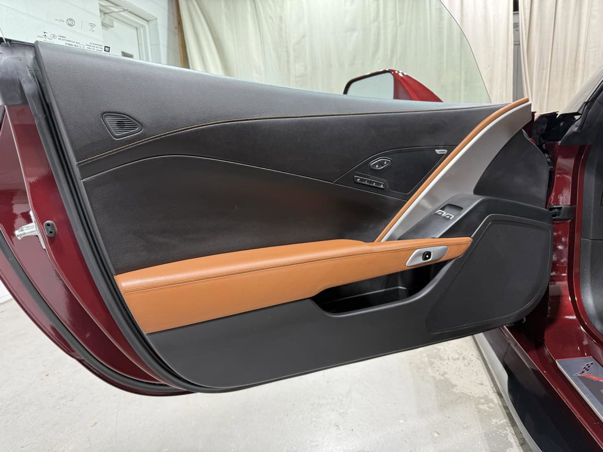 Used 2016 Chevrolet Corvette Z06 w/ 2LZ Preferred Equipment Group image 7