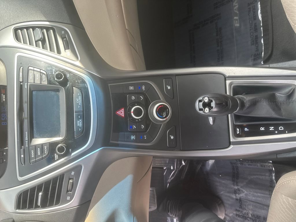 Used 2014 Hyundai Elantra SE w/ Option Group 02 FWD image 14