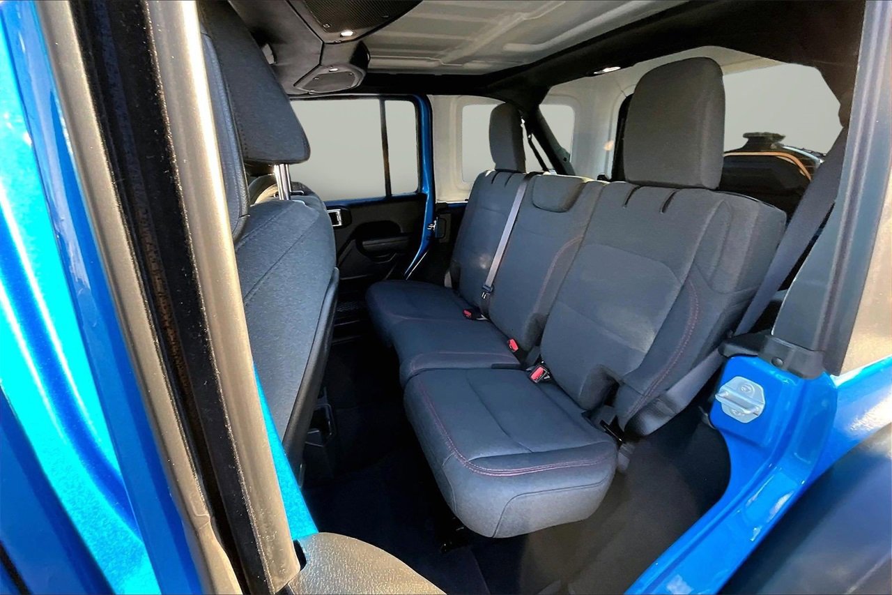 Certified 2024 Jeep Wrangler Unlimited Rubicon w/ Technology Group image 22