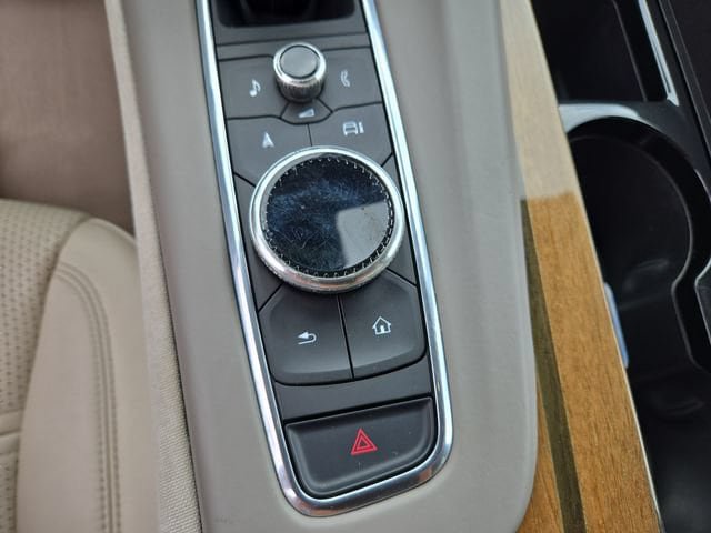 Certified 2023 Cadillac Escalade Premium Luxury Platinum w/ LPO, Radiant Package AWD/4WD image 34