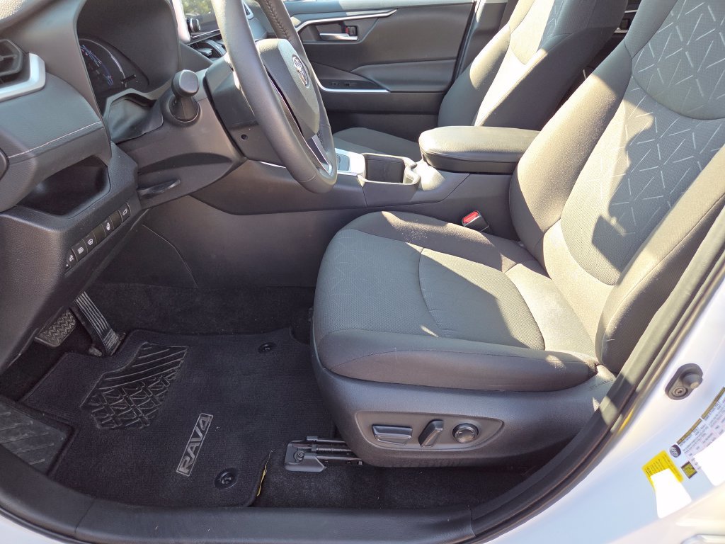 Used 2024 Toyota RAV4 XLE w/ Convenience Package AWD/4WD image 9