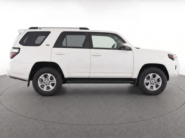 Used 2022 Toyota 4Runner SR5 AWD/4WD image 30