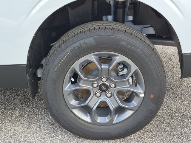 New 2026 Ford Maverick XLT w/ XLT Luxury Package FWD image 9
