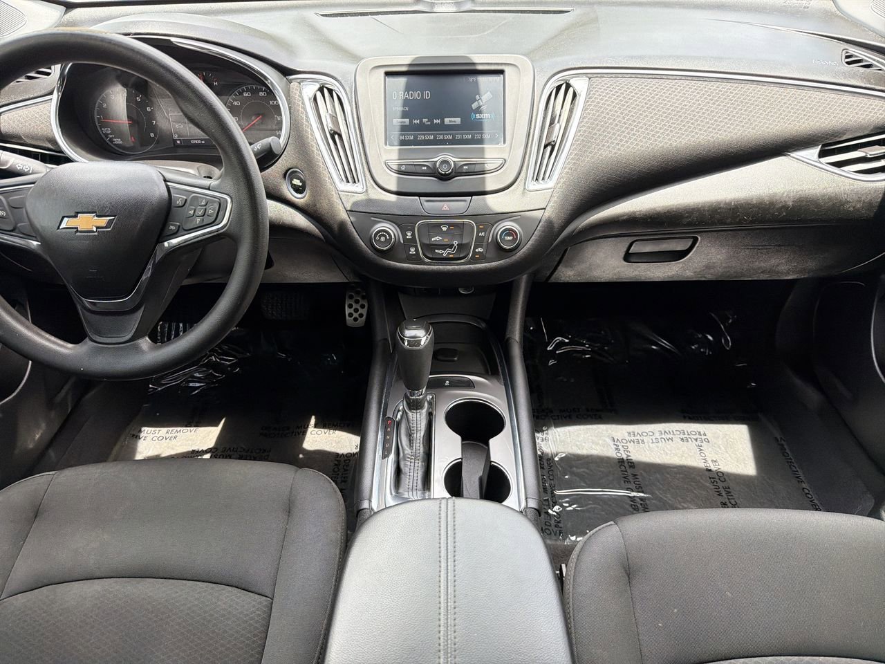 Used 2017 Chevrolet Malibu LT FWD image 13