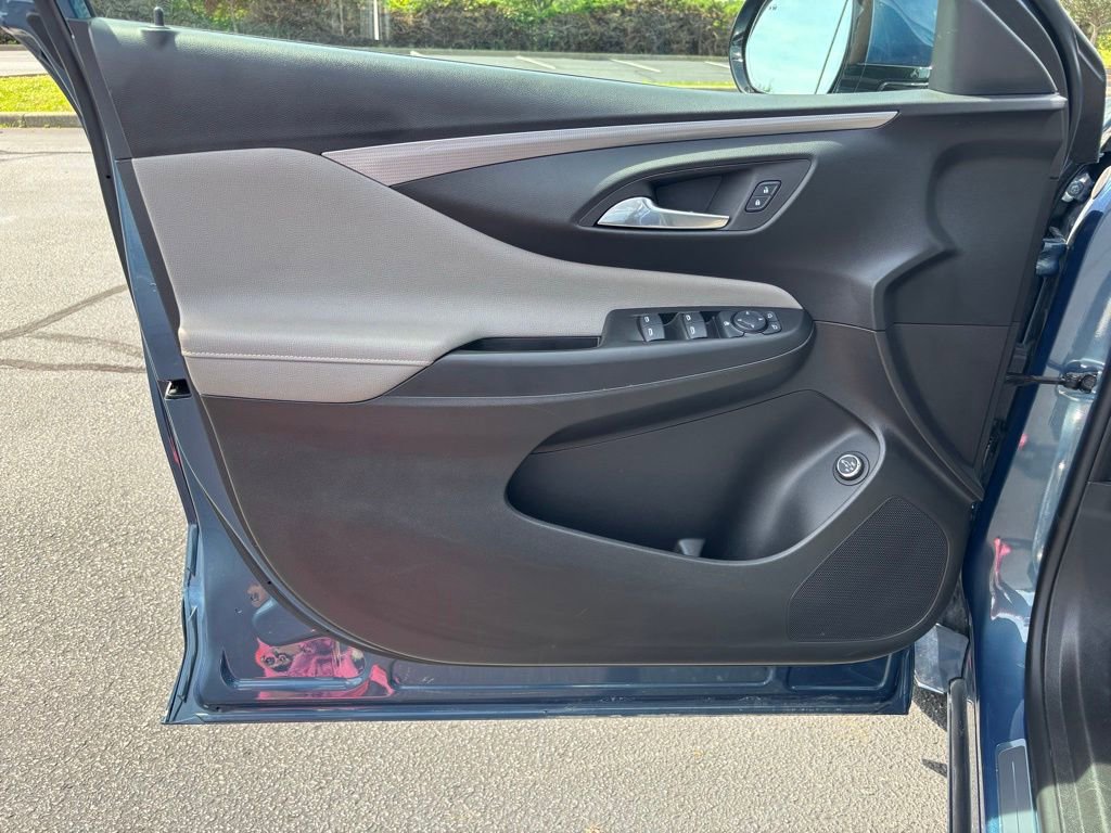 Used 2025 Buick Envista Avenir FWD image 12