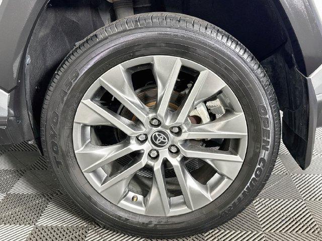 Used 2022 Toyota RAV4 Limited FWD image 34