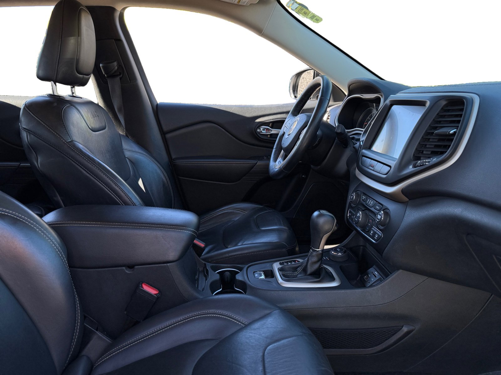 Used 2015 Jeep Cherokee Limited w/ Trailer Tow Group image 14