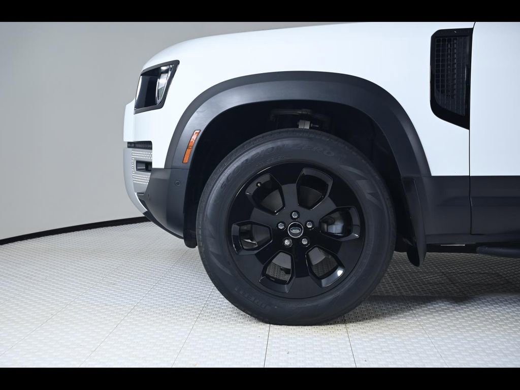 Used 2023 Land Rover Defender 110 S image 27