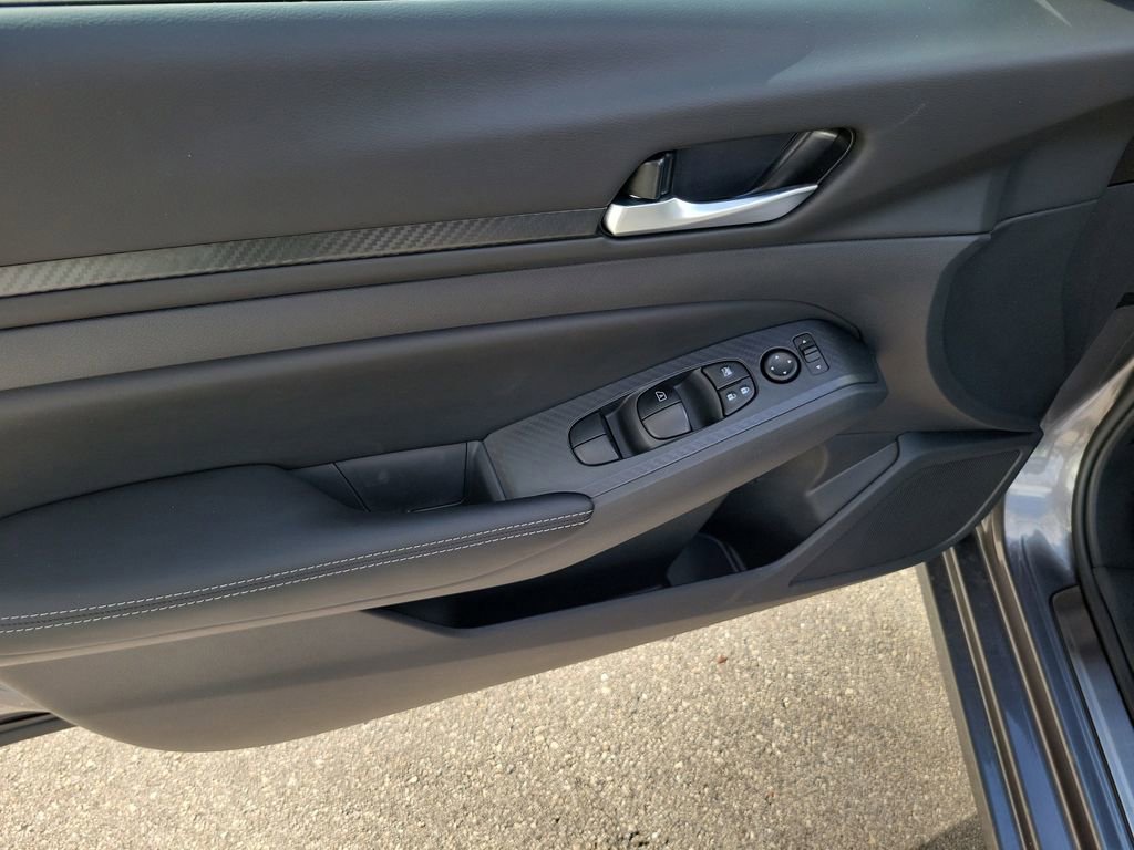 Used 2025 Nissan Altima 2.5 SV w/ SV Special Edition Package image 15