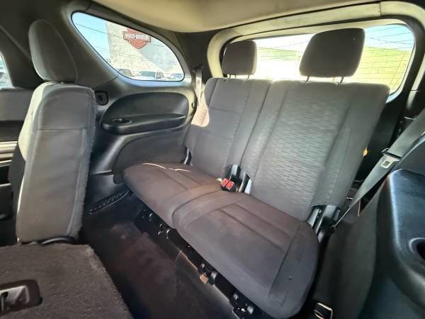 Used 2018 Dodge Durango SXT w/ 3rd Row Seating Group image 16