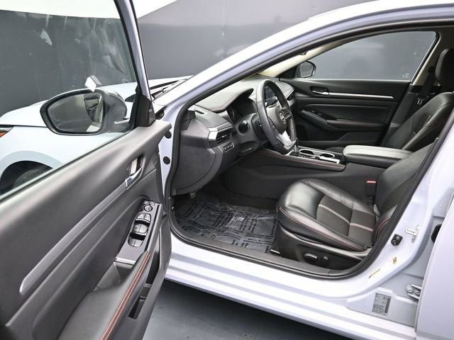 Used 2025 Nissan Altima 2.5 SR image 11