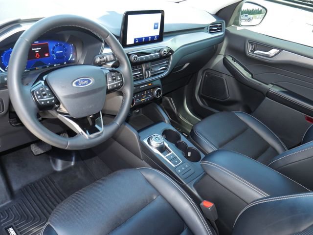 Used 2022 Ford Escape Titanium image 16