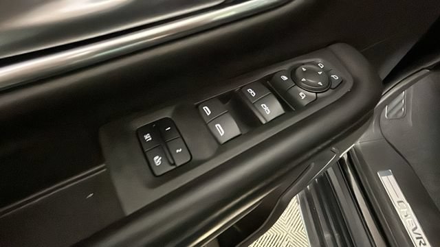 Used 2022 Chevrolet Suburban LT w/ Luxury Package AWD/4WD image 10