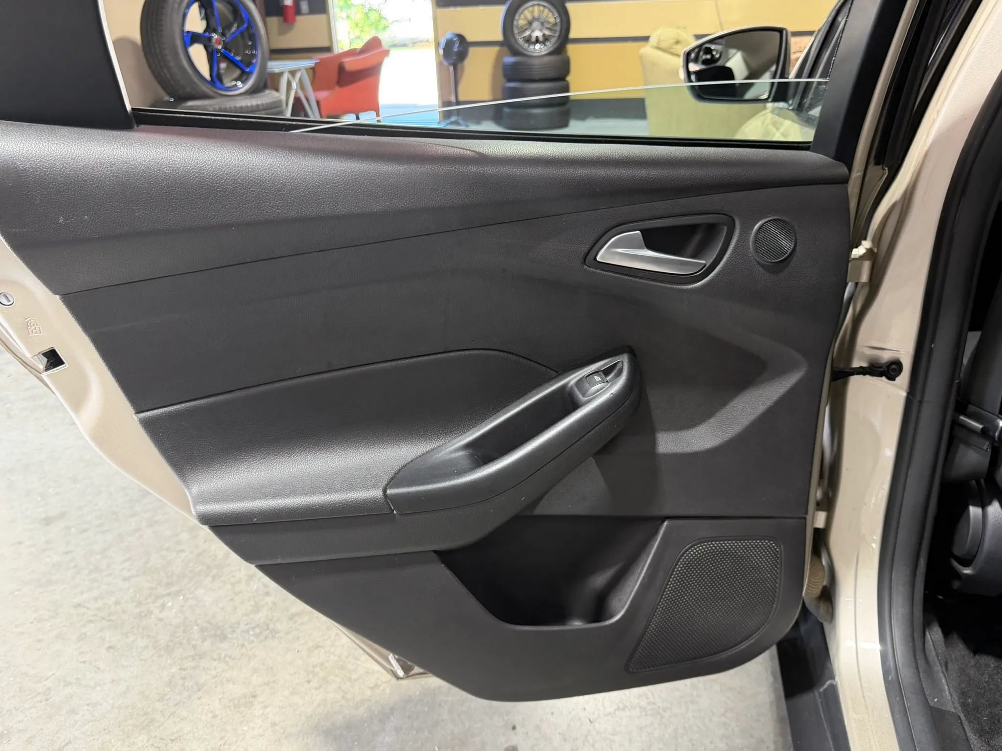Used 2017 Ford Focus SEL w/ Interior Protection Package FWD image 17
