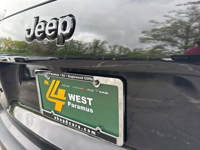 Used 2023 Jeep Cherokee Altitude Lux w/ Lux Elite Package AWD/4WD image 17