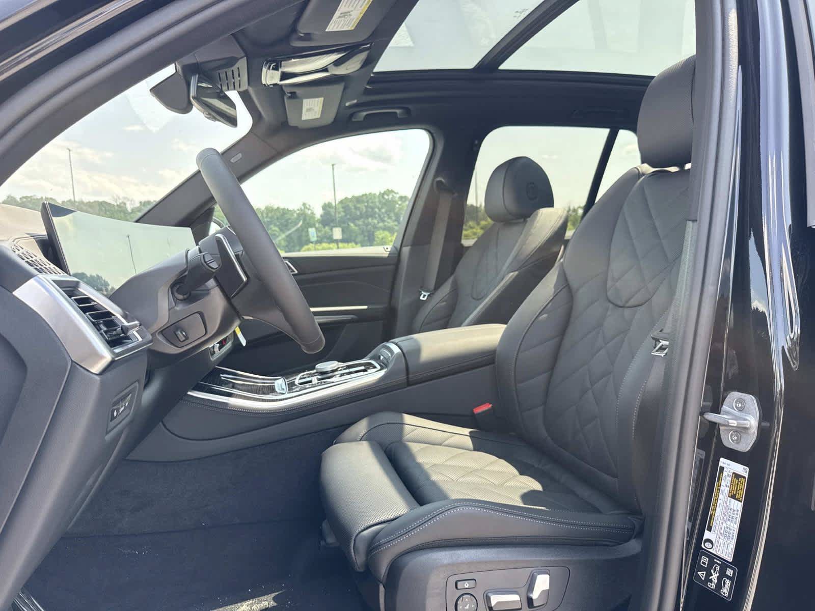 New 2026 BMW X5 xDrive40i w/ M Sport Package AWD/4WD image 14