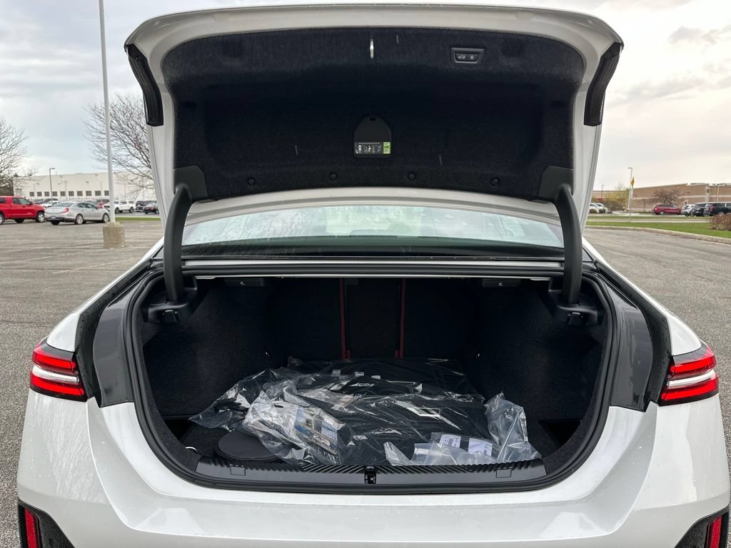 New 2026 BMW 530i xDrive w/ M Sport Package AWD/4WD image 22