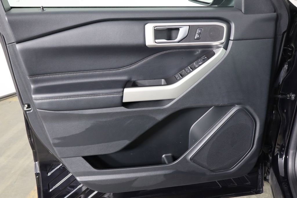 Used 2021 Ford Explorer XLT image 20