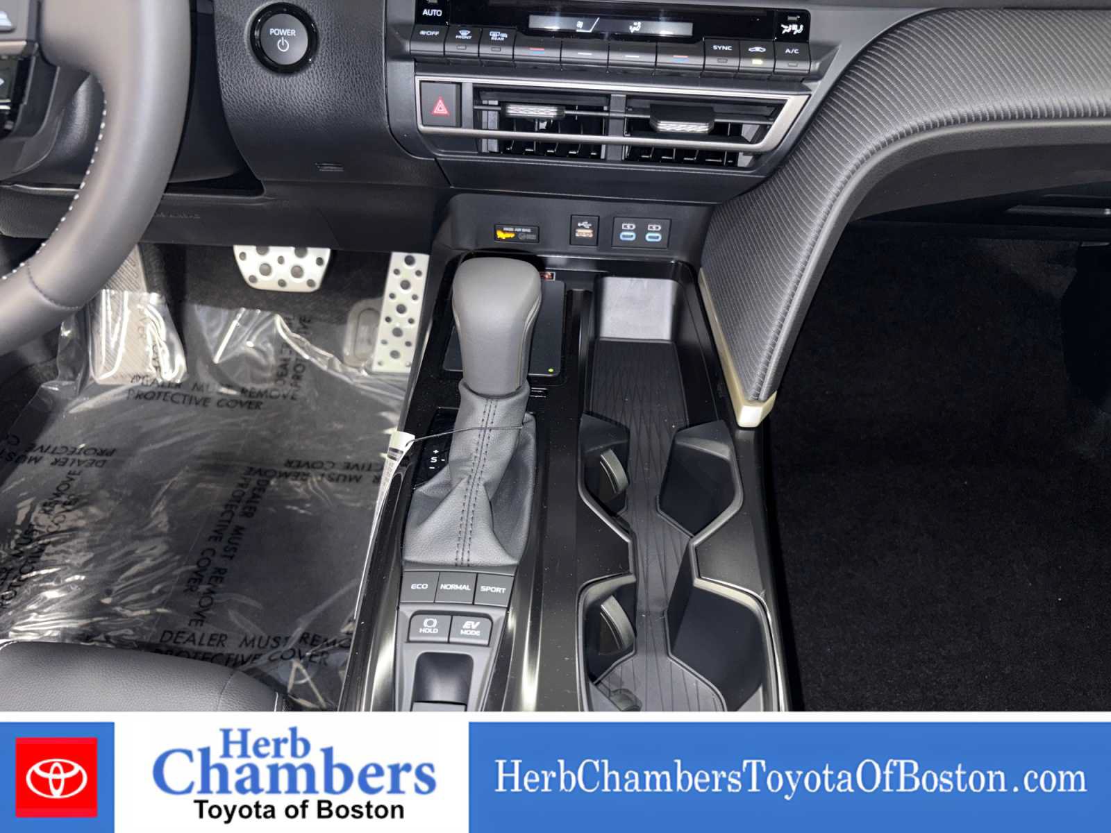 Used 2026 Toyota Camry SE FWD image 16