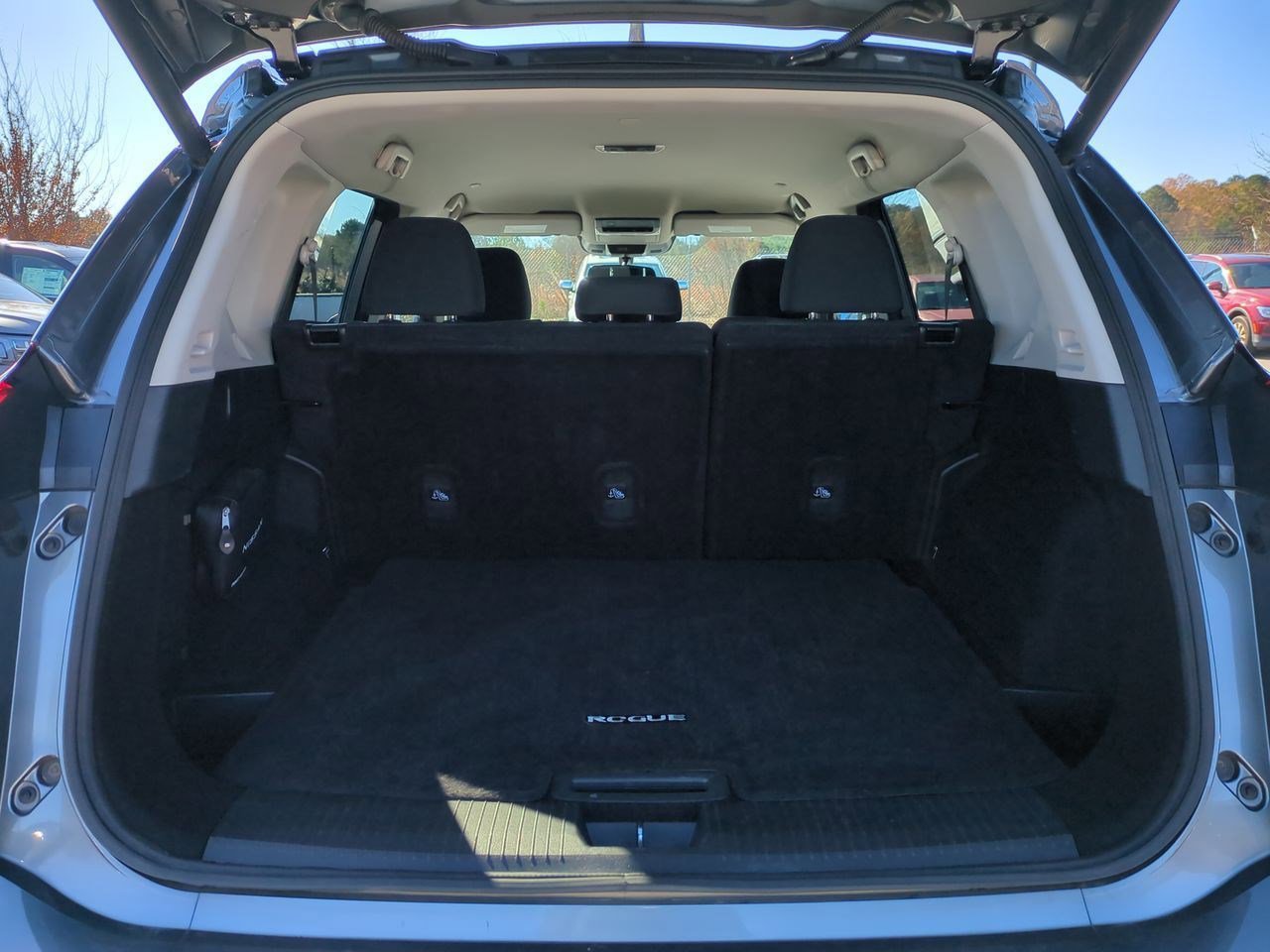 Certified 2024 Nissan Rogue SV image 31