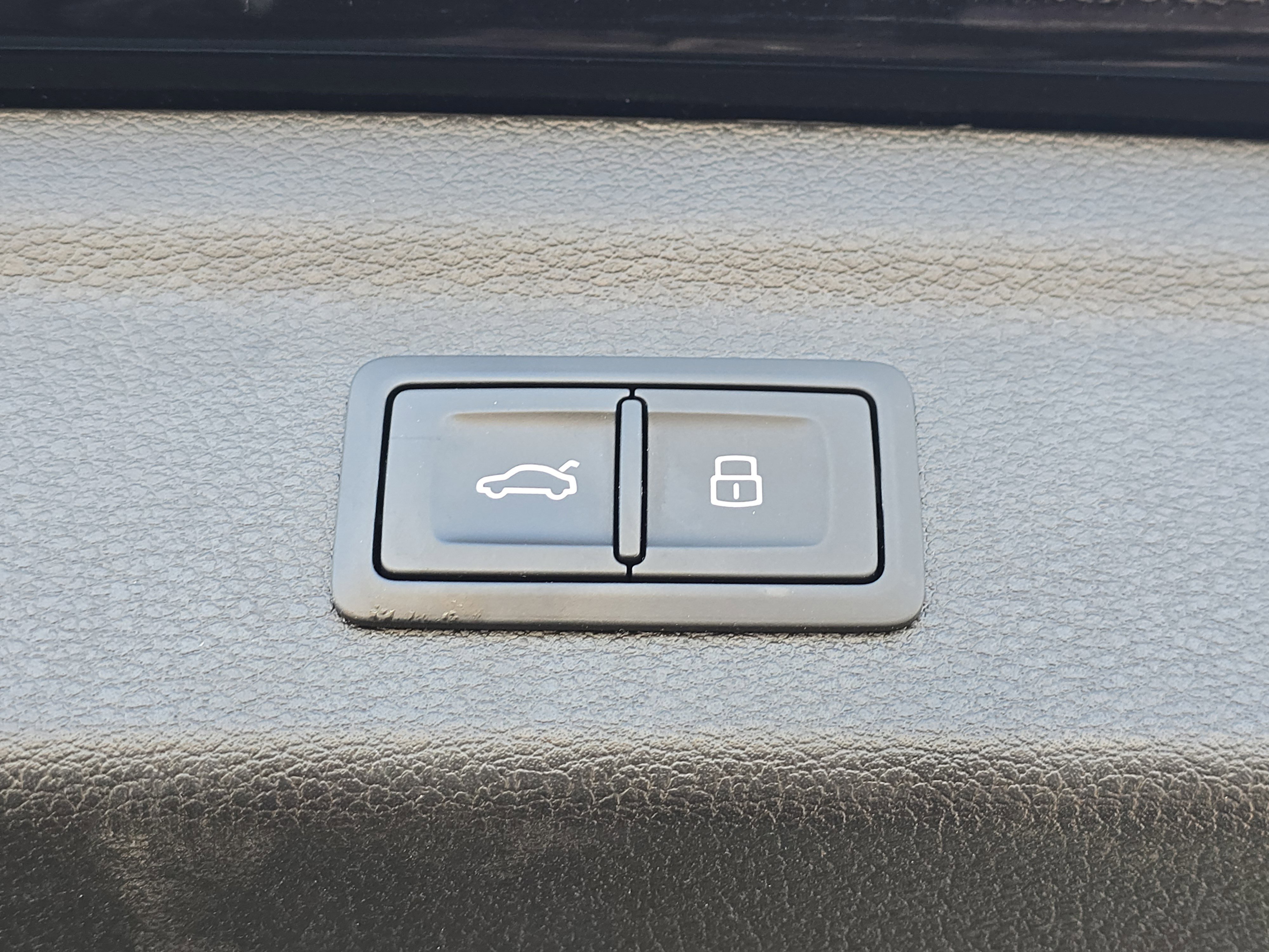 Used 2020 Audi Q3 2.0T Premium image 18