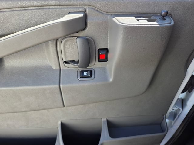 Certified 2025 Chevrolet Express 3500 LT w/ LT Preferred Equipment Group RWD image 17