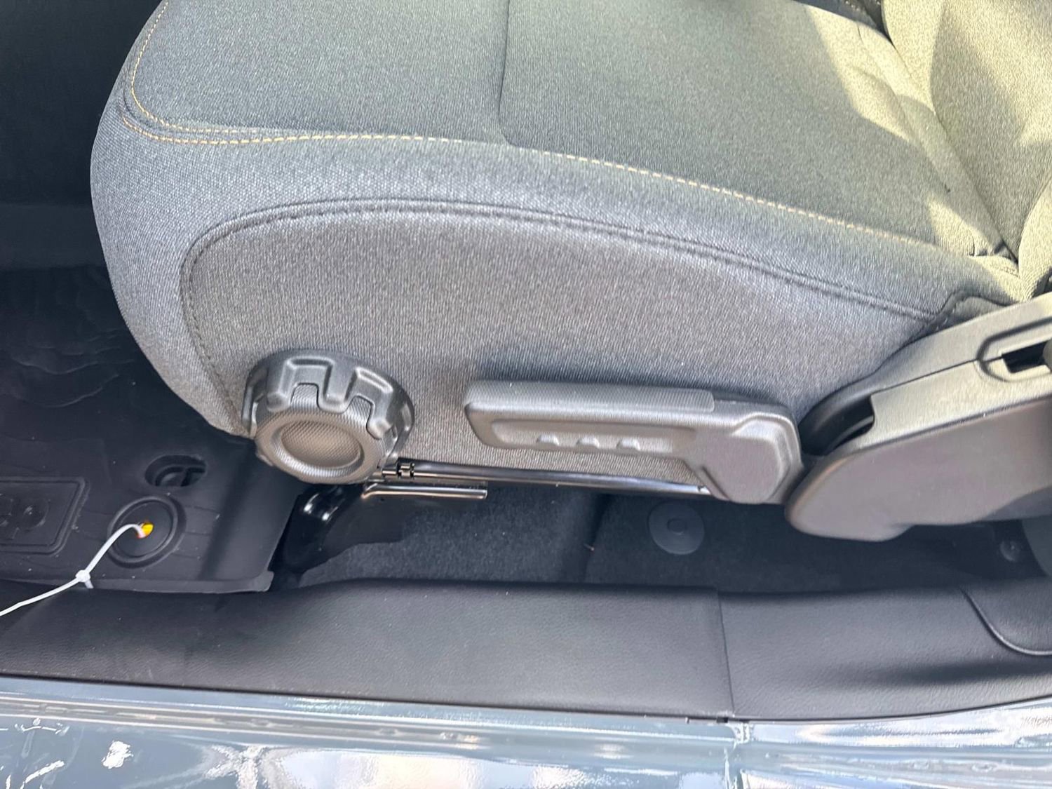 New 2025 Jeep Gladiator Sport AWD/4WD image 22
