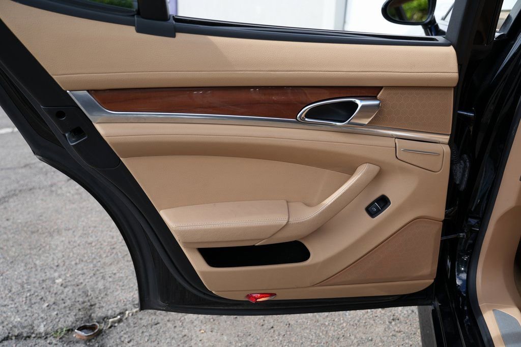 Used 2013 Porsche Panamera image 31