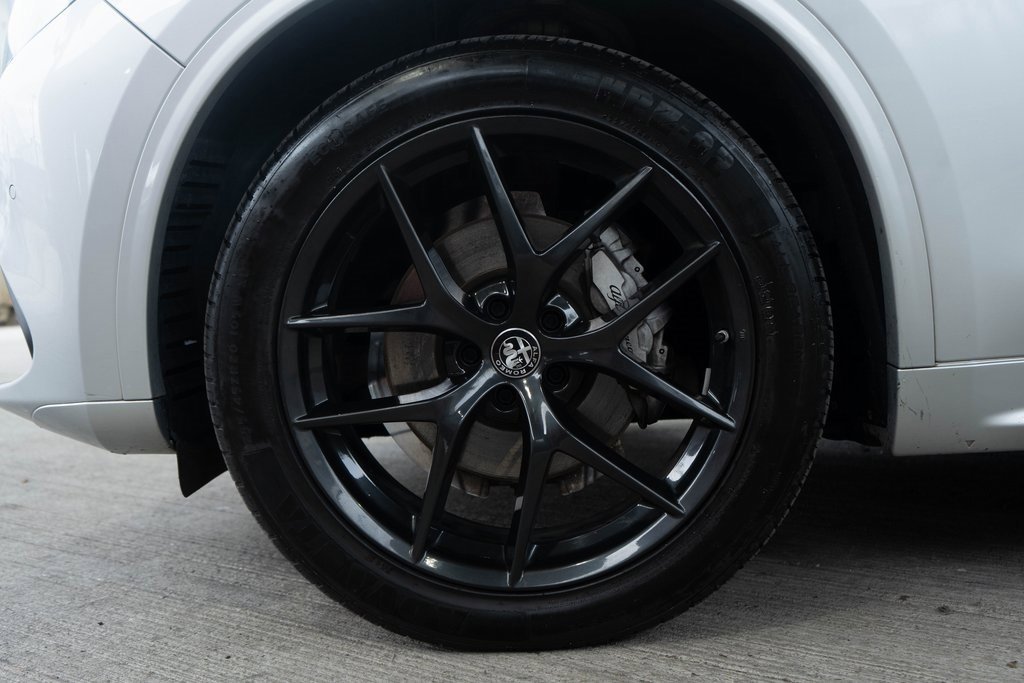 Used 2021 Alfa Romeo Stelvio Sprint w/ Nero Edizione image 13