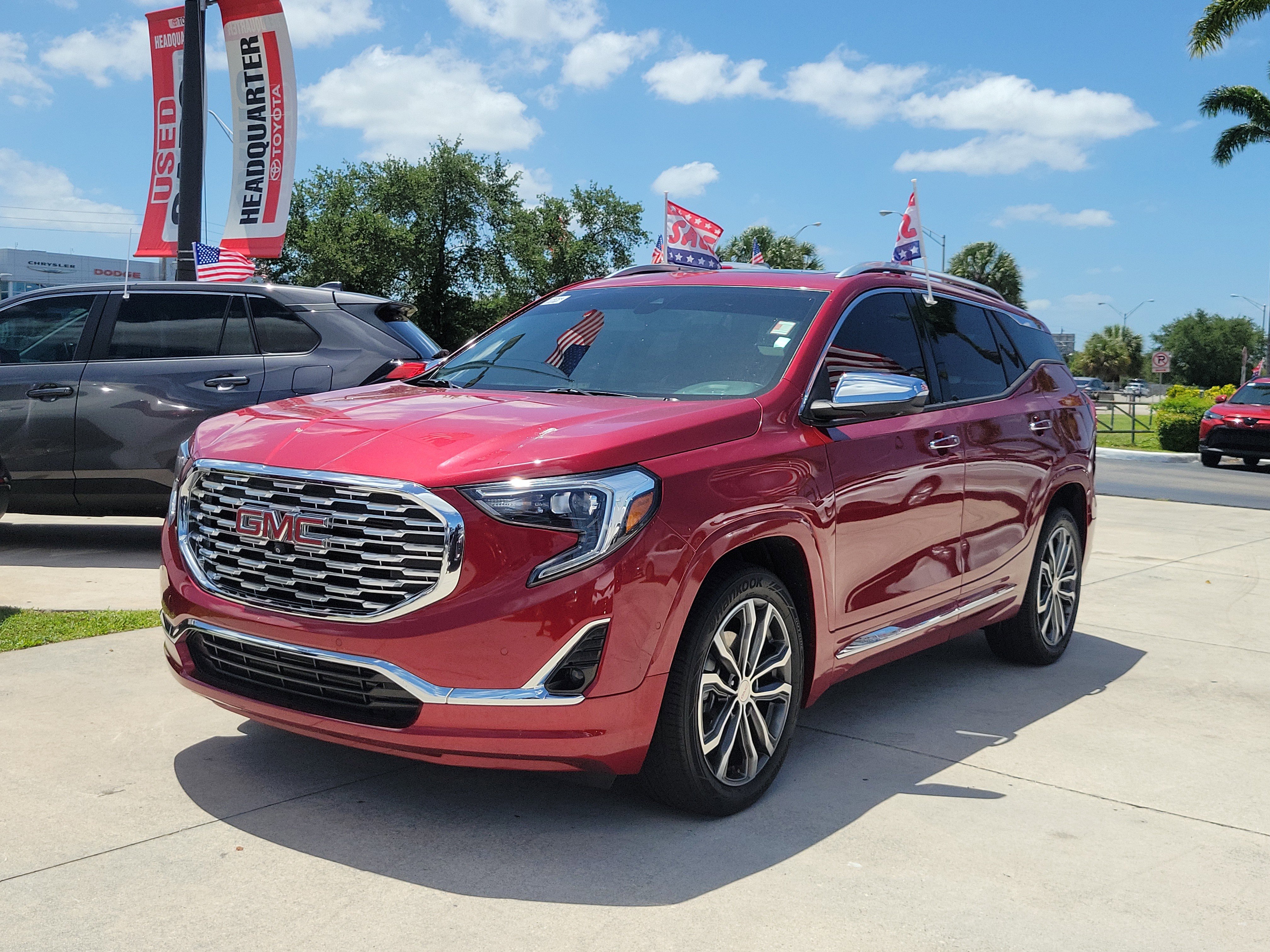 Used 2020 GMC Terrain Denali w/ Denali Premium Package FWD image 6
