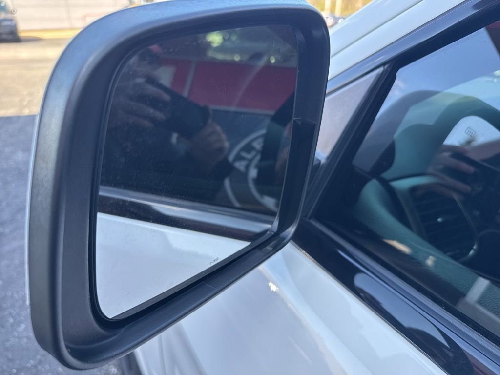 Used 2018 Jeep Grand Cherokee Altitude image 19