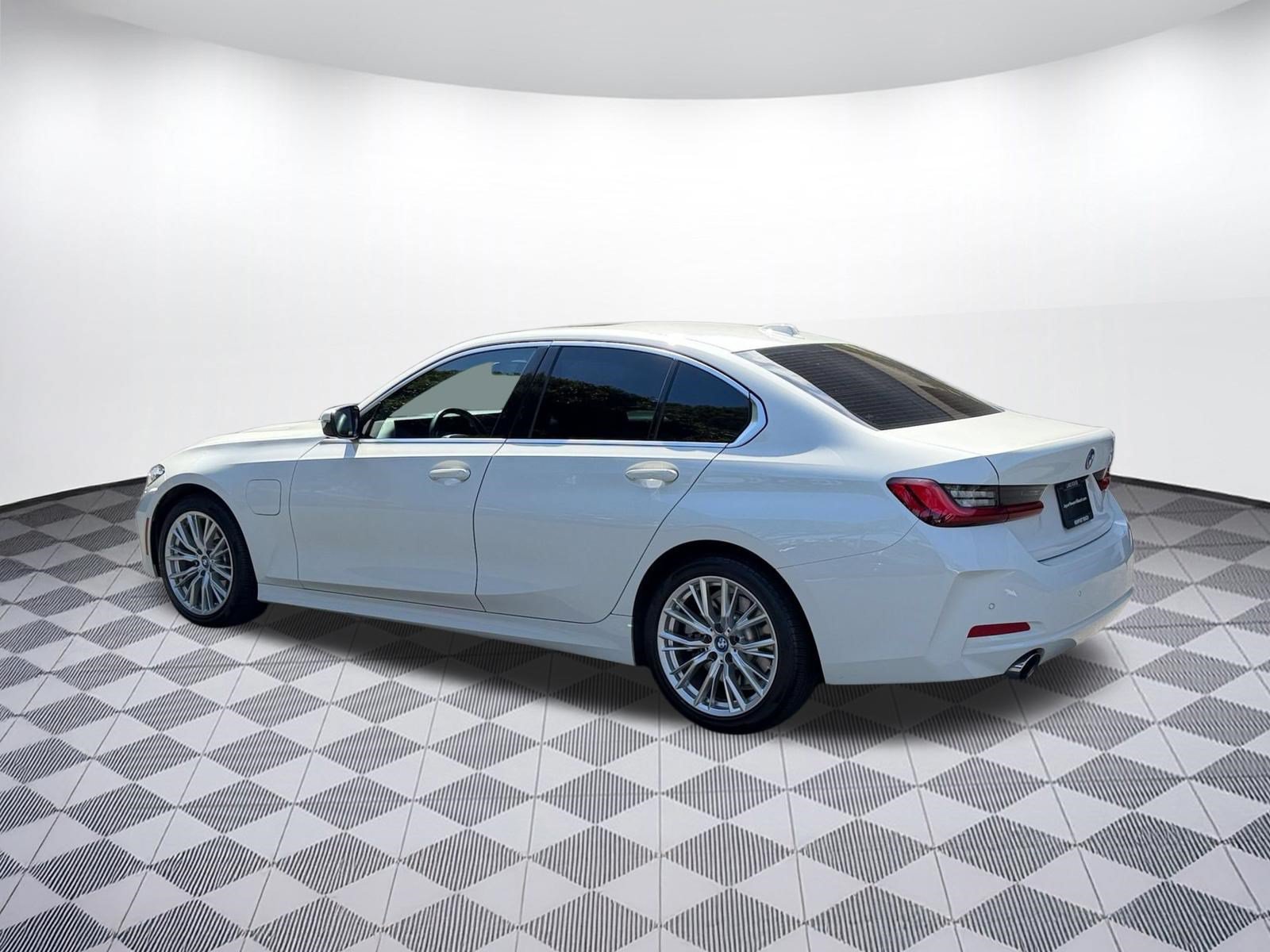 Used 2024 BMW 330e w/ Premium Package RWD image 3