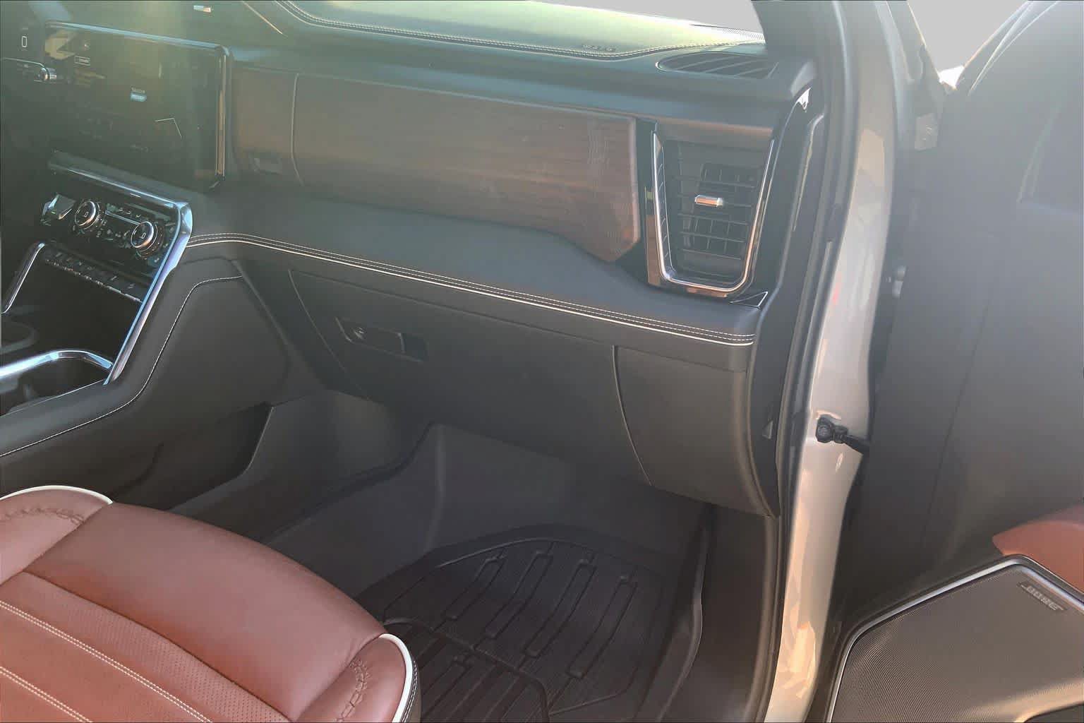 Used 2025 GMC Sierra 2500 Denali Ultimate AWD/4WD image 19