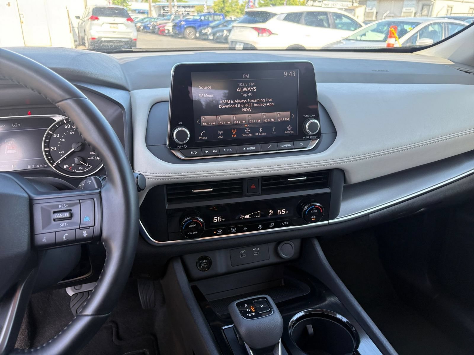 Used 2025 Nissan Rogue SV FWD image 17