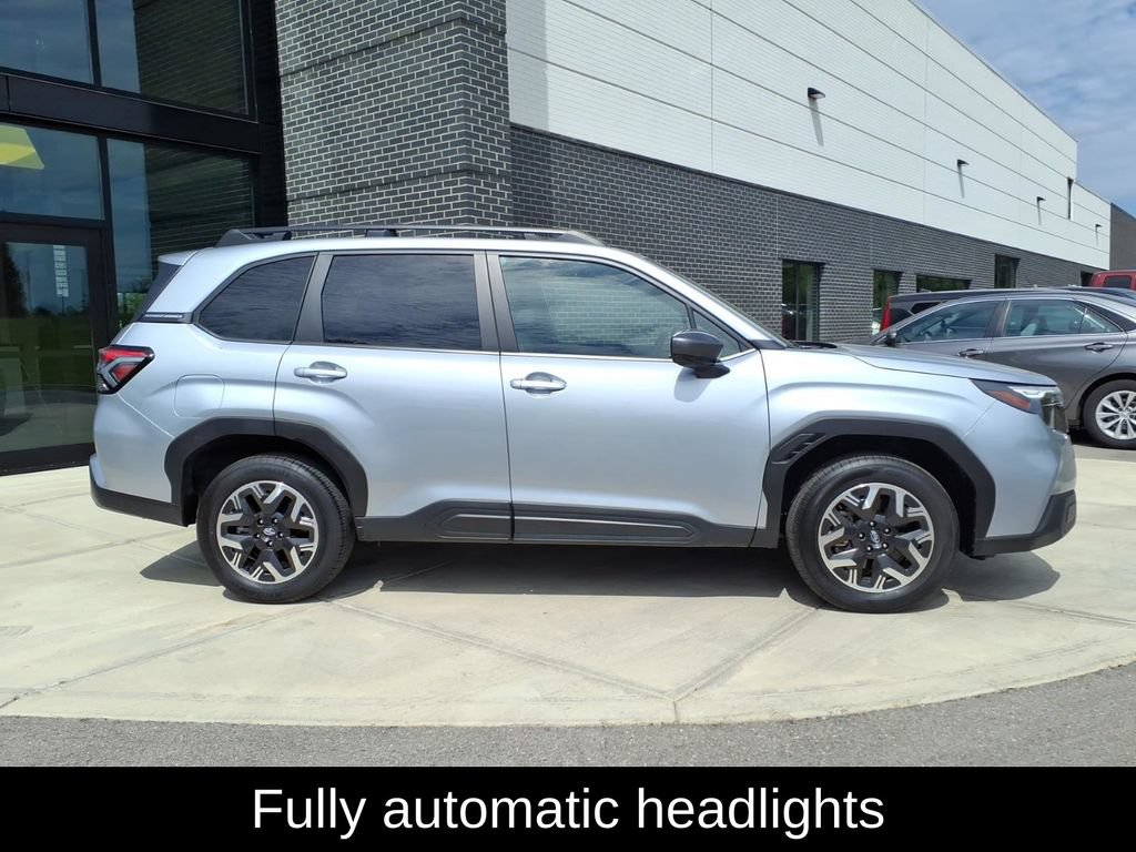 Used 2025 Subaru Forester Premium AWD/4WD image 8