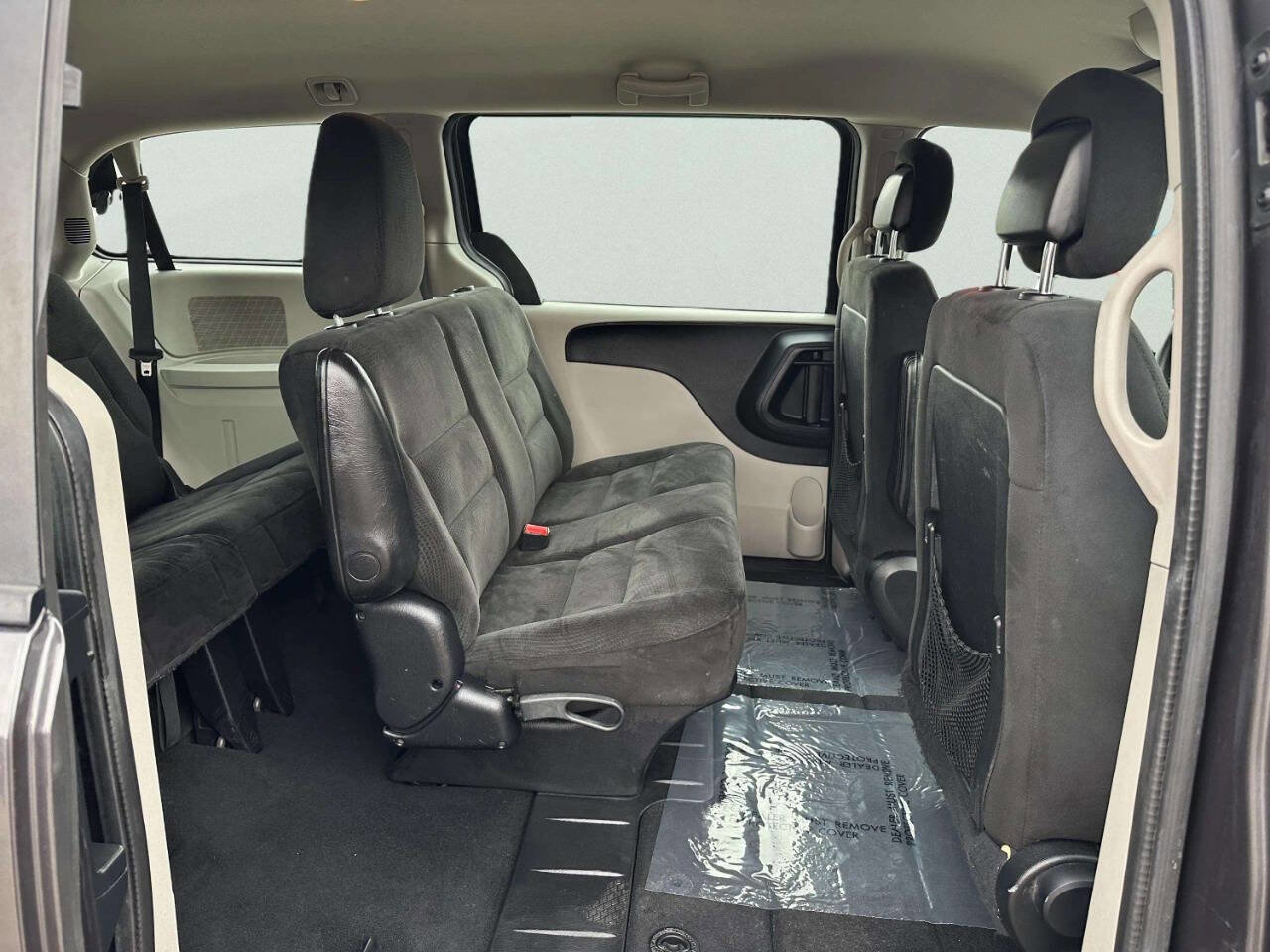 Used 2016 Dodge Grand Caravan American Value Package FWD image 14