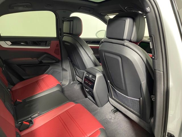 Used 2026 Porsche Cayenne Coupe image 21