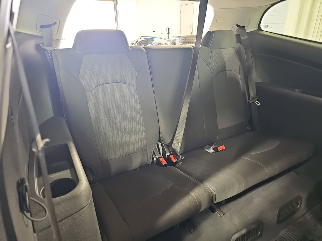 Used 2017 Chevrolet Traverse LT w/ Style and Technology Package image 15