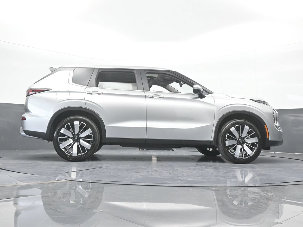 New 2026 Mitsubishi Outlander SE FWD image 69