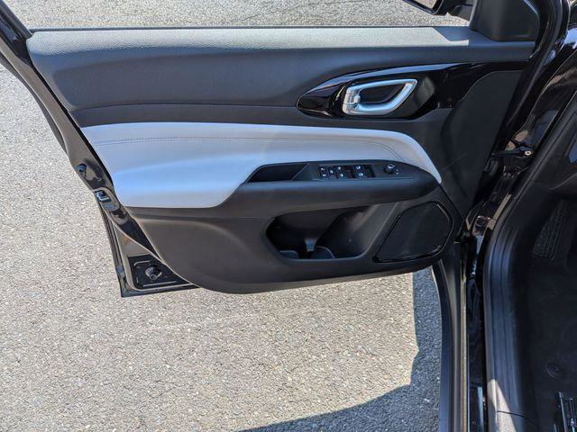 Certified 2025 Jeep Compass Limited image 10